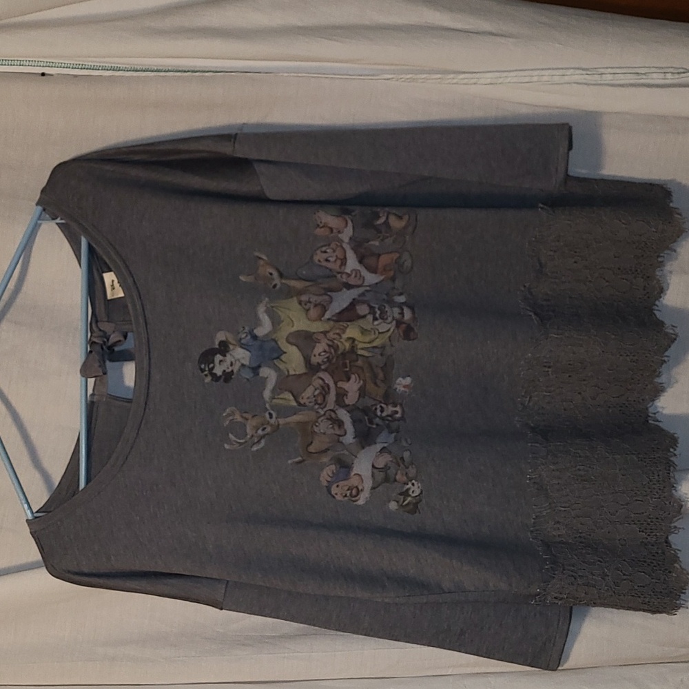 Disney Snow White top L